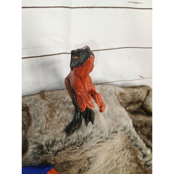 Jurassic World Pyroraptor Dinosaur 12 in Action Figure Dinosaurio Piroraptor 12" - Picture 3 of 6